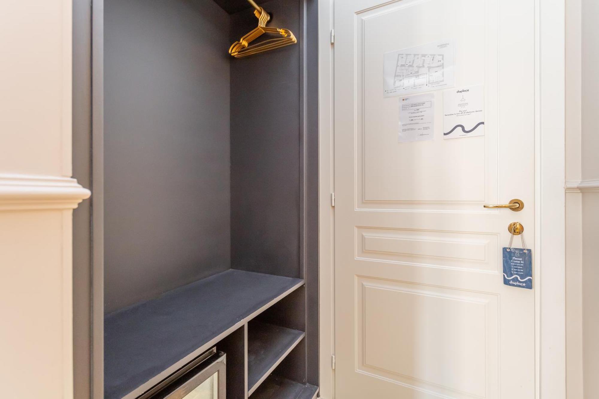 Daplace - La Mongolfiera Rooms In Navona Rome Extérieur photo